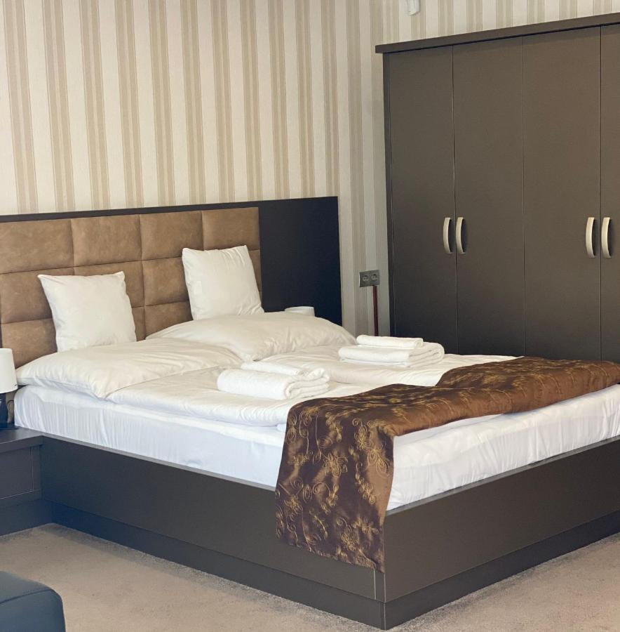 Jászberény Blueline Motel מראה חיצוני תמונה