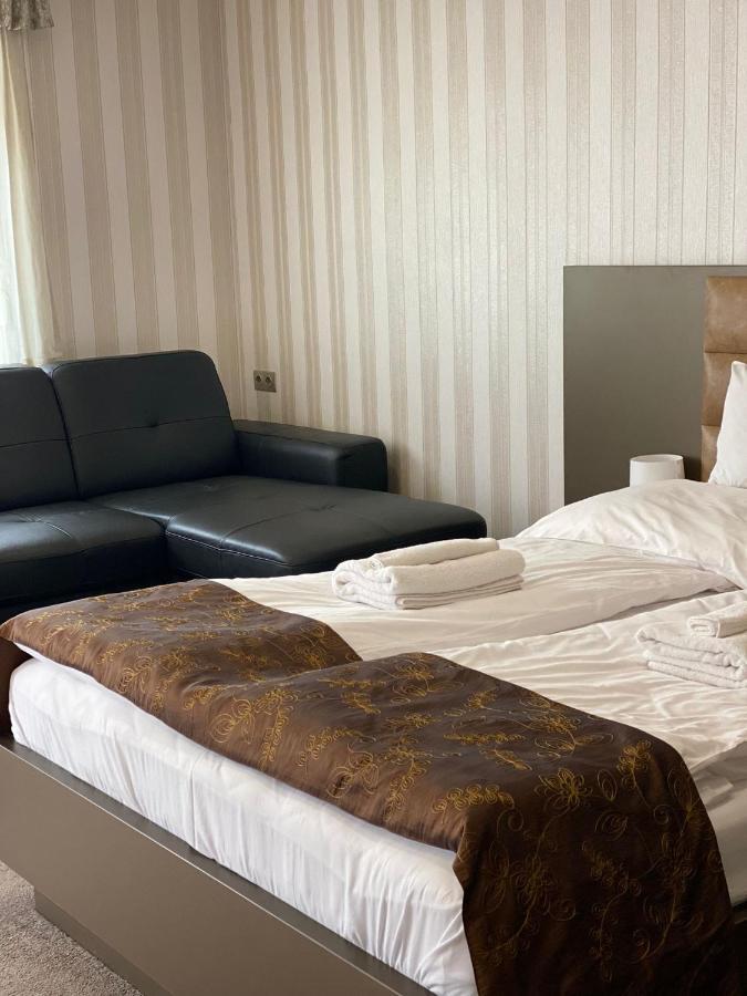 Jászberény Blueline Motel מראה חיצוני תמונה