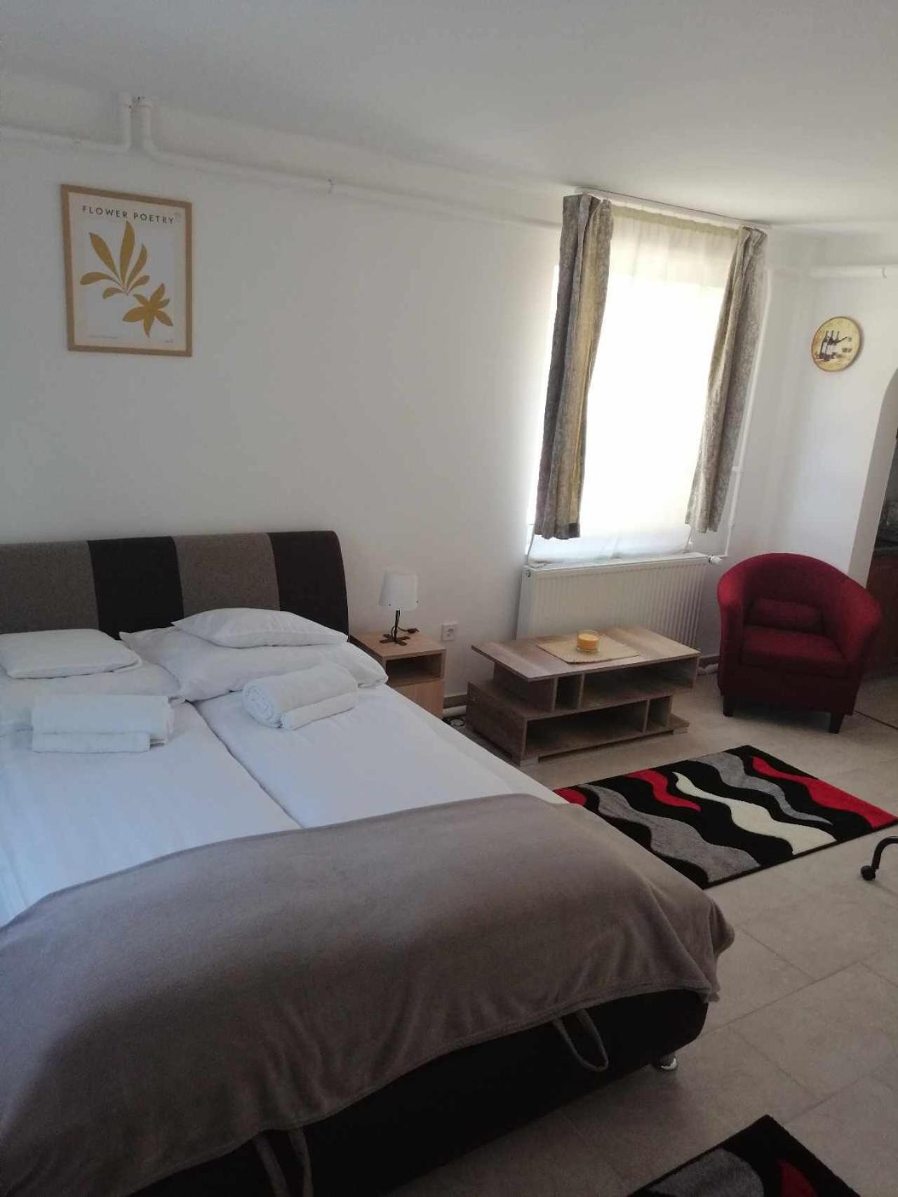 Jászberény Blueline Motel מראה חיצוני תמונה